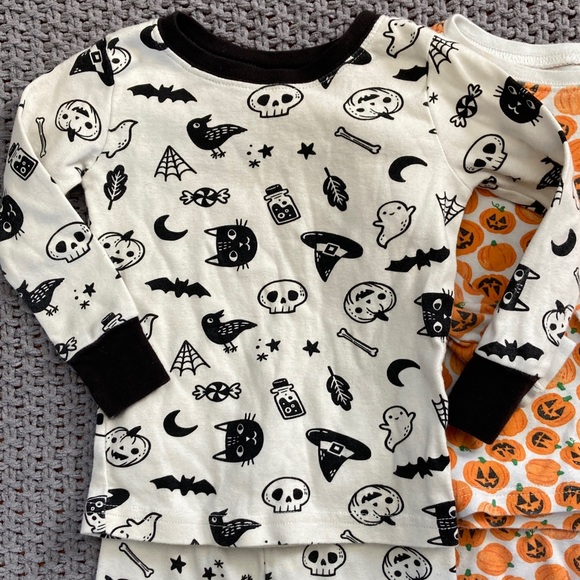 Toddler Halloween pajamas bundle - Picture 4 of 6